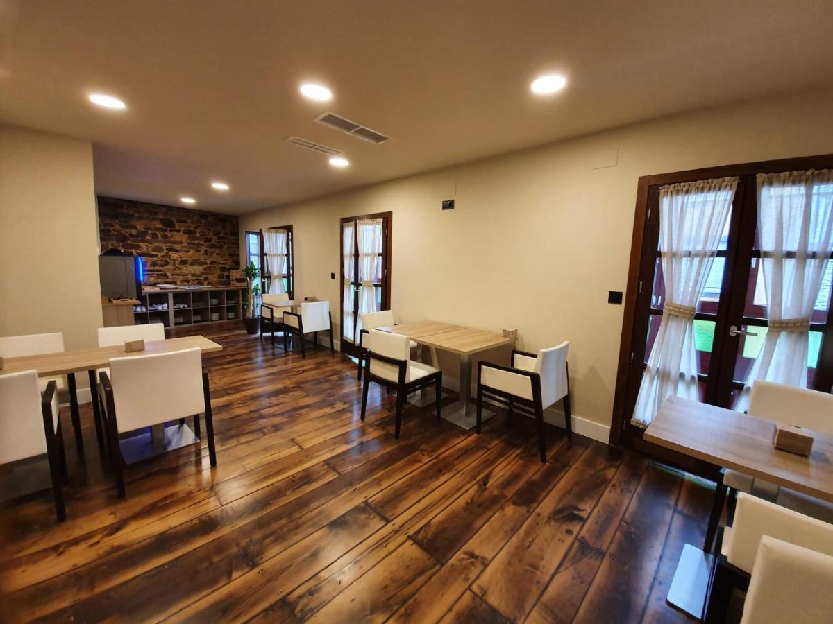 Albergue Casa Cuartel A Fonsagrada Bagian luar foto