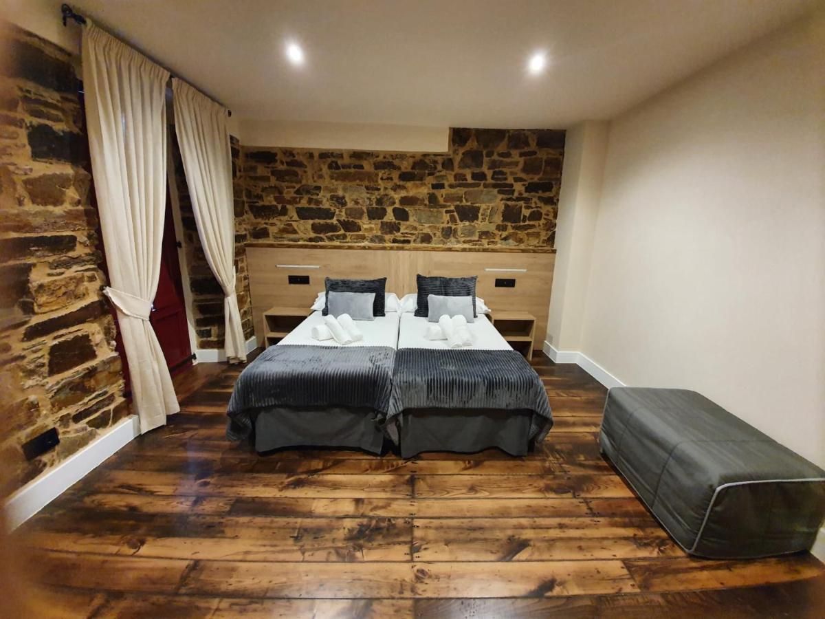 Albergue Casa Cuartel A Fonsagrada Bagian luar foto