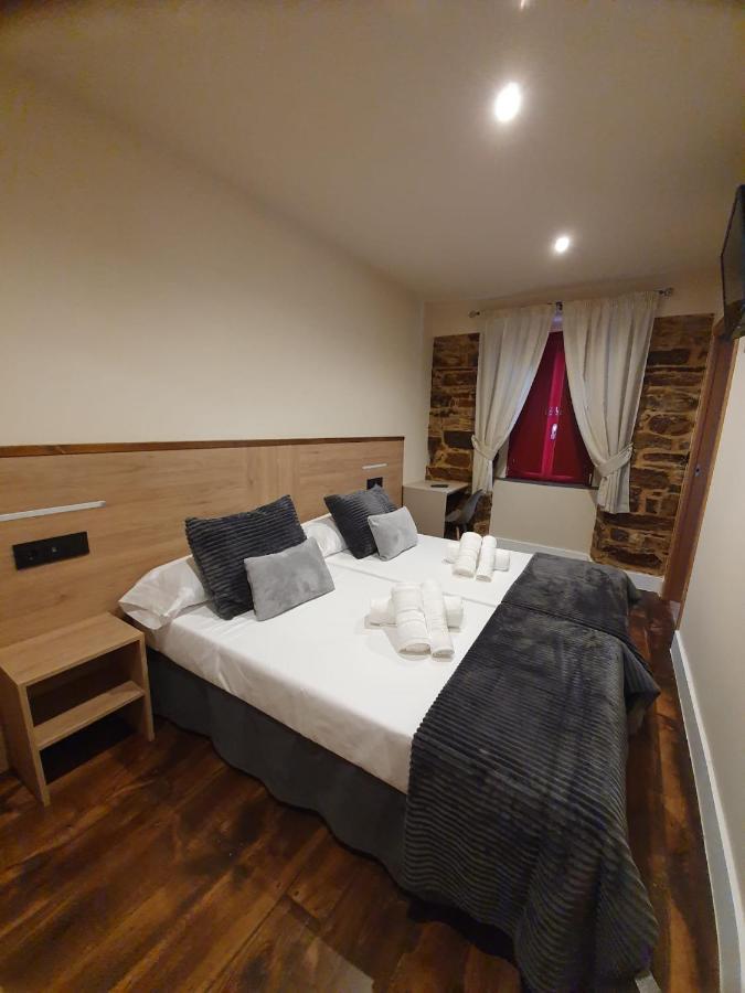 Albergue Casa Cuartel A Fonsagrada Bagian luar foto