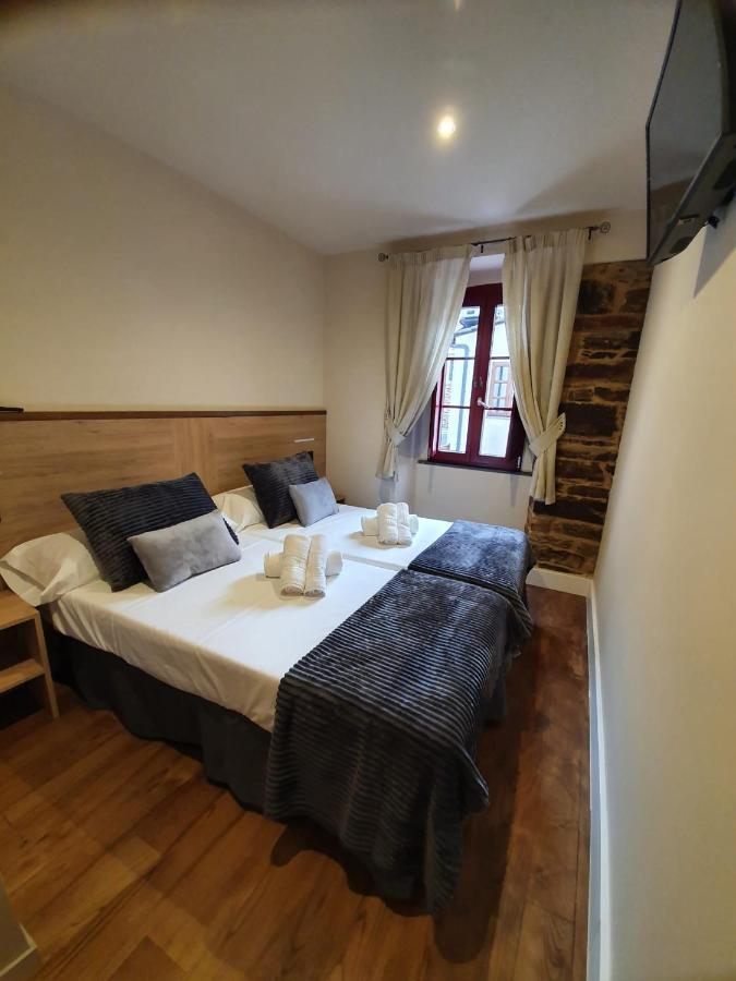 Albergue Casa Cuartel A Fonsagrada Bagian luar foto